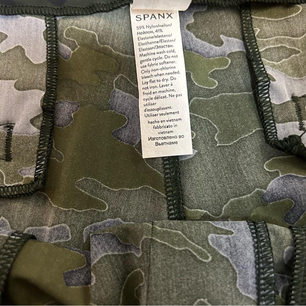 Spanx Green Camo Sunshine Shorts 6” Sz.1X - Picture 14 of 16